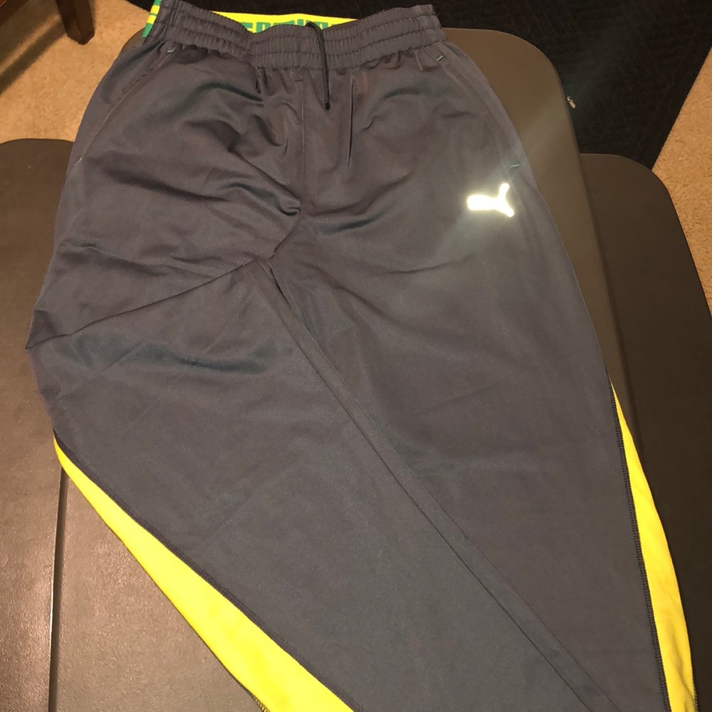 Boys Puma size L joggers